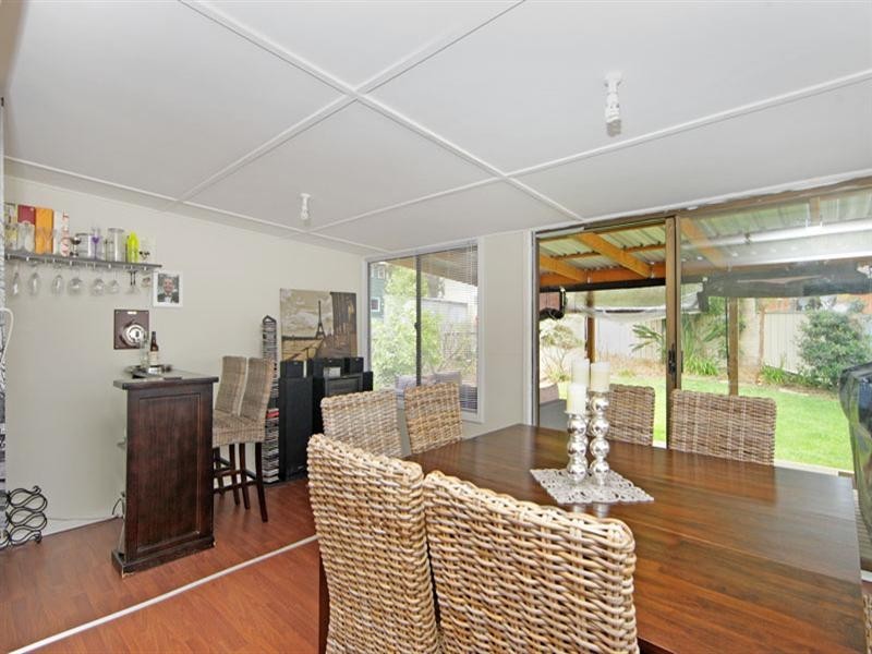 1 Anembo Avenue, Summerland Point NSW 2259