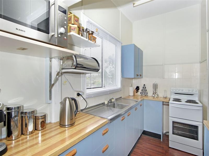 1 Anembo Avenue, Summerland Point NSW 2259