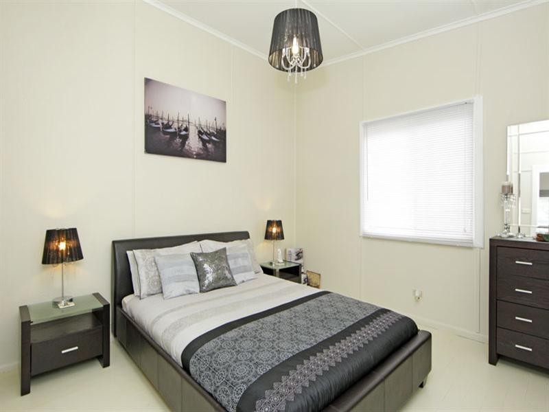 1 Anembo Avenue, Summerland Point NSW 2259