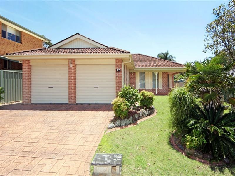17 Christopher Crescent, Lake Haven NSW 2263