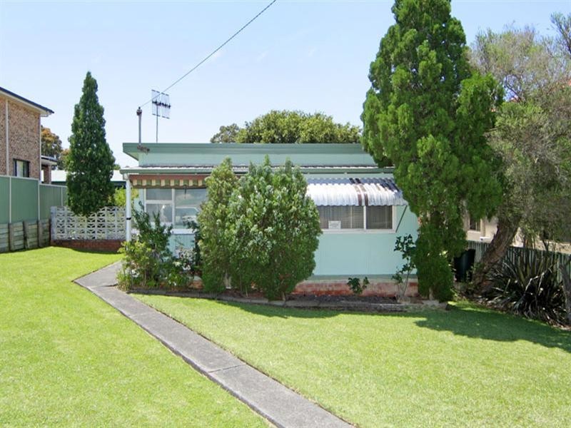 69 Georgina Avenue, Gorokan NSW 2263