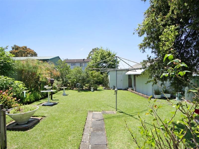 69 Georgina Avenue, Gorokan NSW 2263