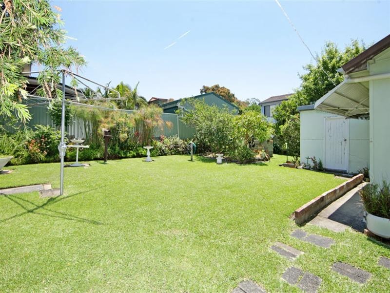 69 Georgina Avenue, Gorokan NSW 2263