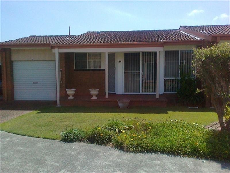 37 Gilbert Avenue, Gorokan NSW 2263