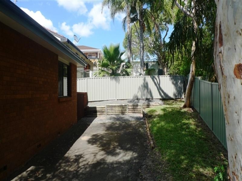 1 and 2/143 Wallarah Road, Gorokan NSW 2263