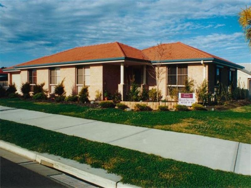 2 Skyhawk Avenue, Hamlyn Terrace NSW 2259