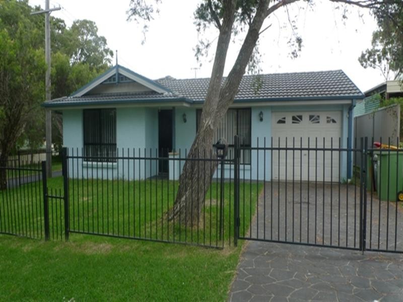 14 Manuka Parade, Gorokan NSW 2263