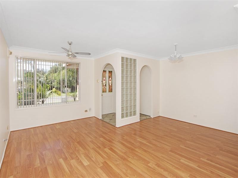 4 Myall Close, Blue Haven NSW 2262