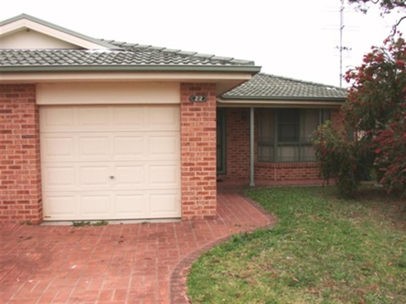 2/2 Luton Close, Kanwal NSW 2259
