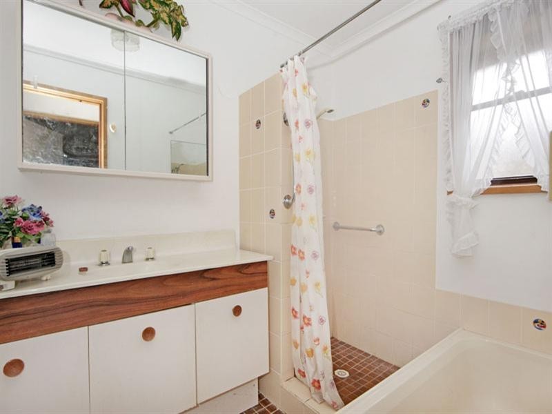 3 Gilbert Avenue, Gorokan NSW 2263