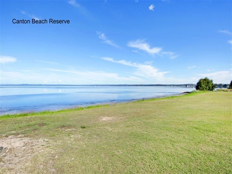 69 Moss Avenue, Toukley NSW 2263