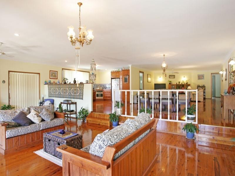 59 Elizabeth Bay Drive, Lake Munmorah NSW 2259