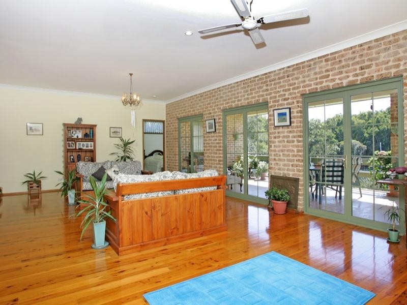 59 Elizabeth Bay Drive, Lake Munmorah NSW 2259