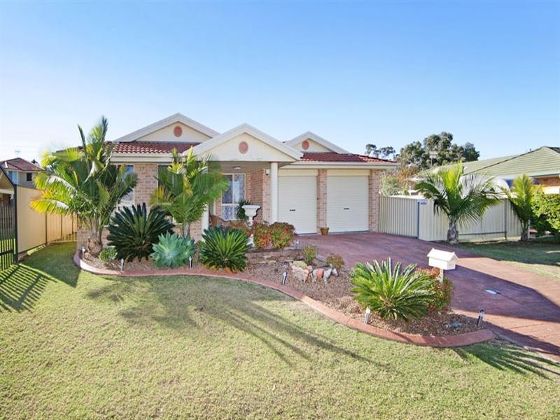 32 Loongana Crescent, Blue Haven NSW 2262