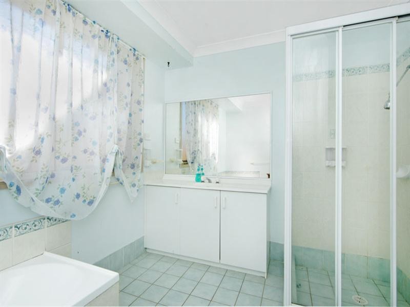 32 Loongana Crescent, Blue Haven NSW 2262