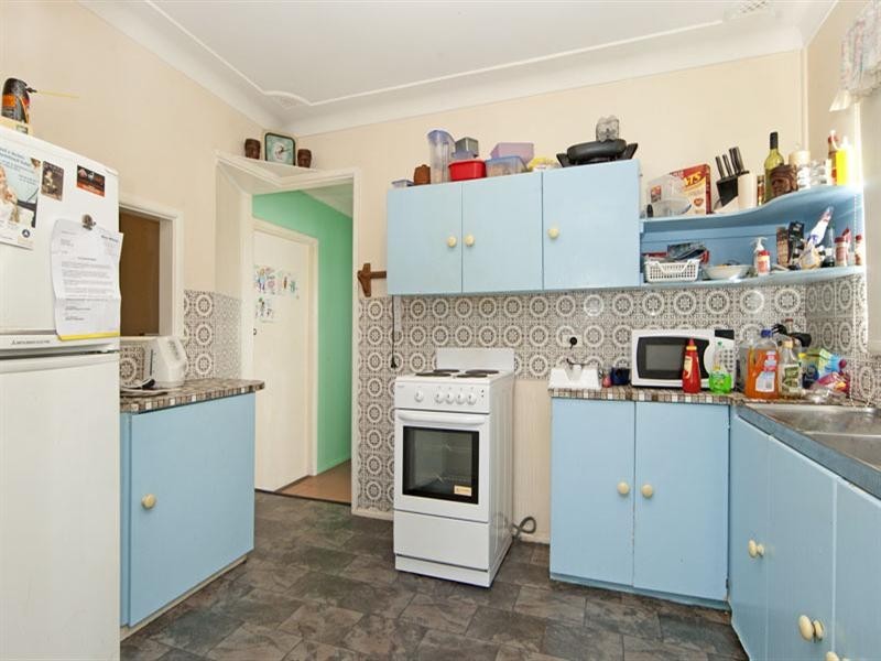 2 Koorana Avenue, Gorokan NSW 2263