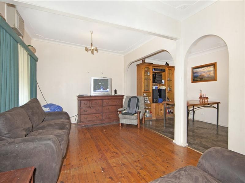 2 Koorana Avenue, Gorokan NSW 2263