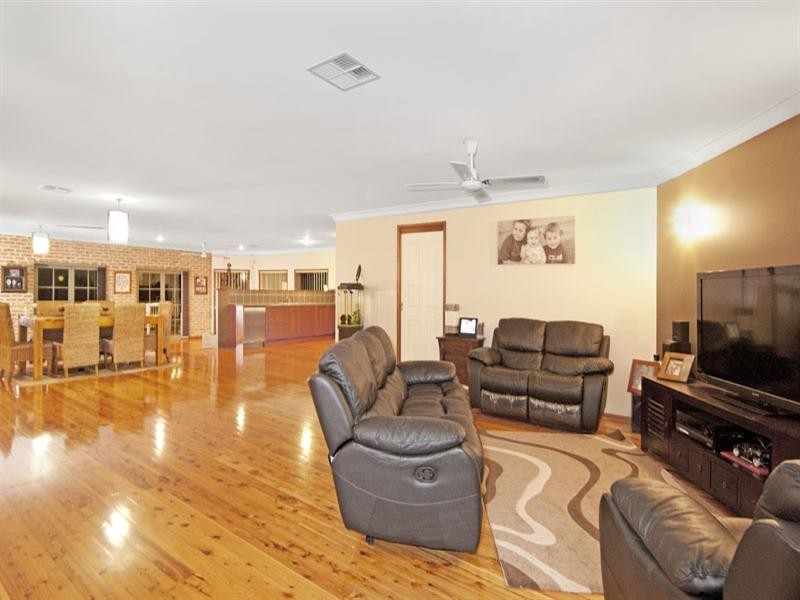 59 Elizabeth Bay Drive, Lake Munmorah NSW 2259