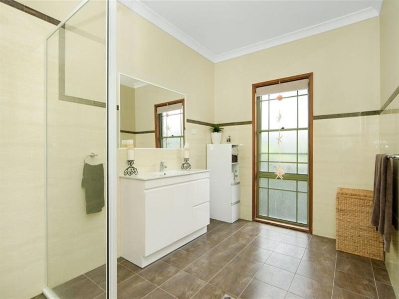 59 Elizabeth Bay Drive, Lake Munmorah NSW 2259