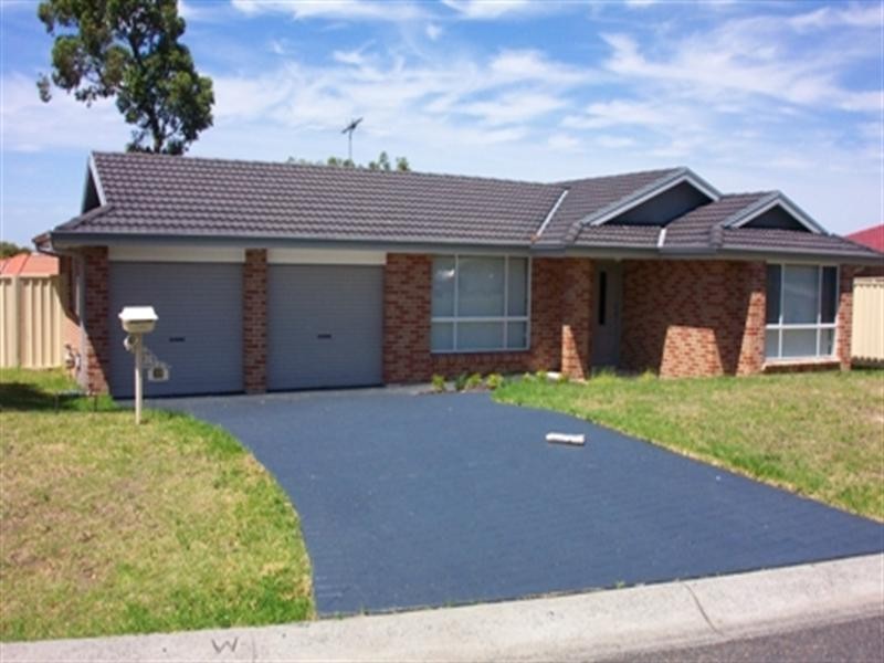 35 Whiteswan Avenue, Blue Haven NSW 2262