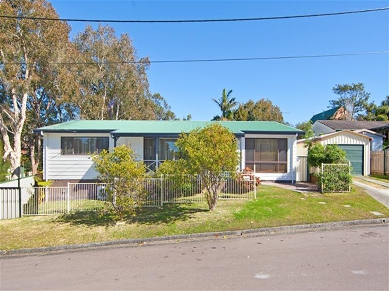 16 Rosemount Avenue, Lake Munmorah NSW 2259