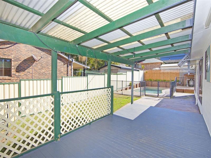 16 Rosemount Avenue, Lake Munmorah NSW 2259
