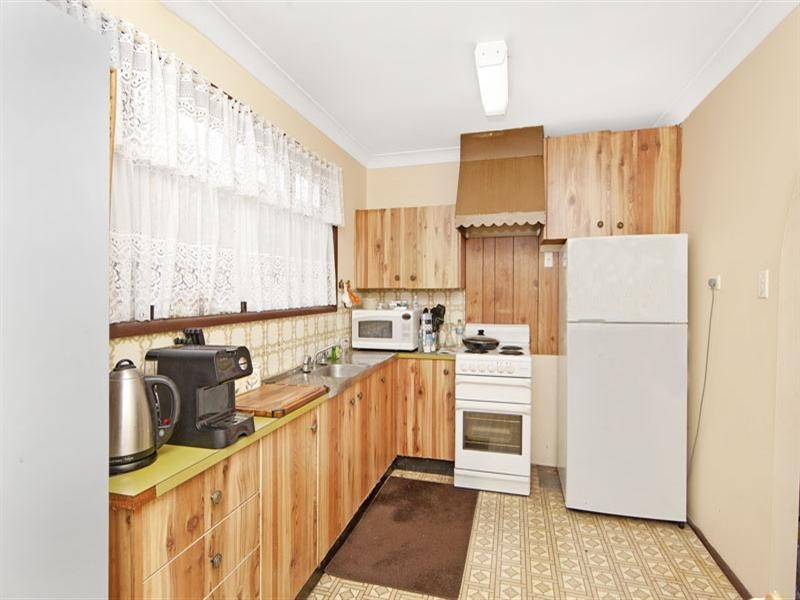 43 Kalele Avenue, Budgewoi NSW 2262