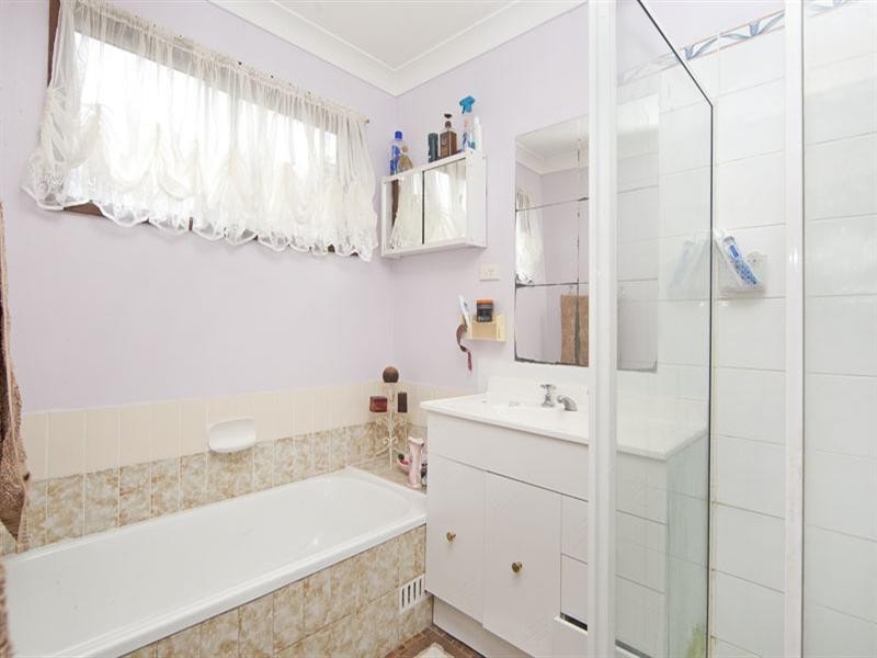 43 Kalele Avenue, Budgewoi NSW 2262