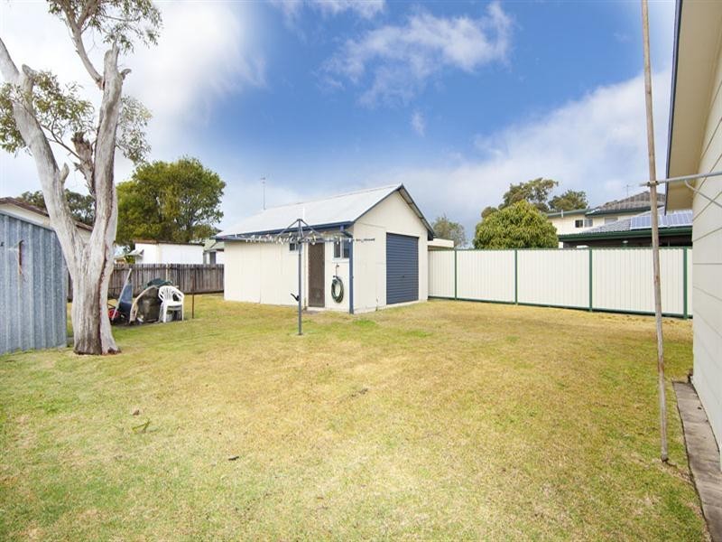 43 Kalele Avenue, Budgewoi NSW 2262