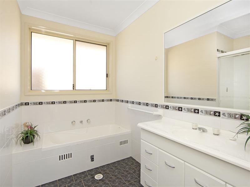 41 Dianne Avenue, Lake Munmorah NSW 2259