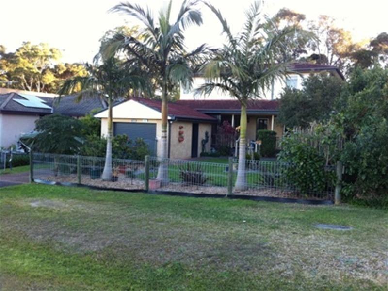 42 Middlesex Avenue, Gorokan NSW 2263