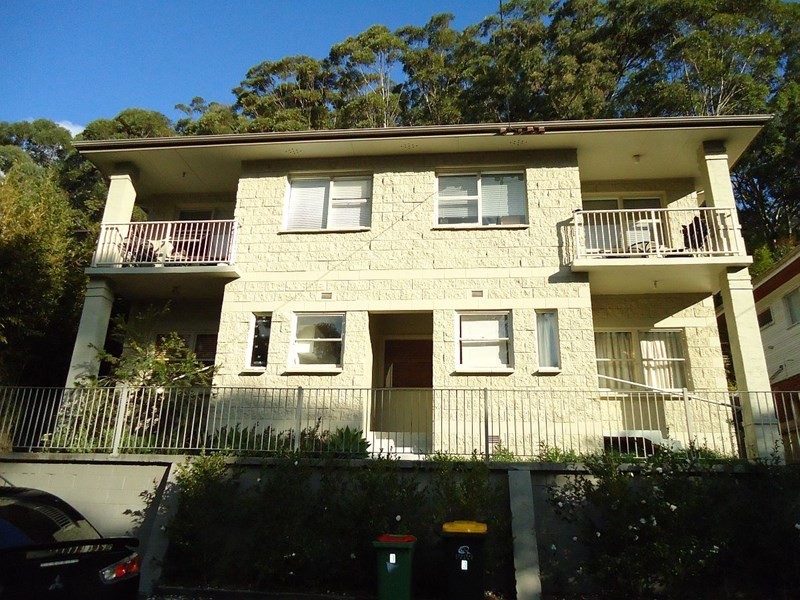 2/8 Margin Street, Gosford NSW 2250