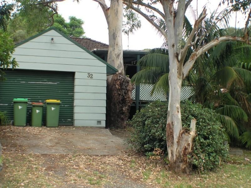 32 Clarence Road, Erina NSW 2250