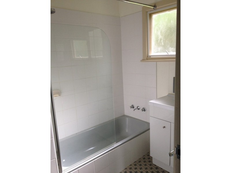 28 Dalton Street, Wyoming NSW 2250