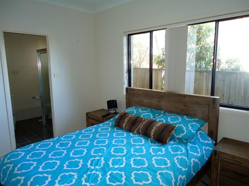 2/74 Hume Boulevard, Killarney Vale NSW 2261