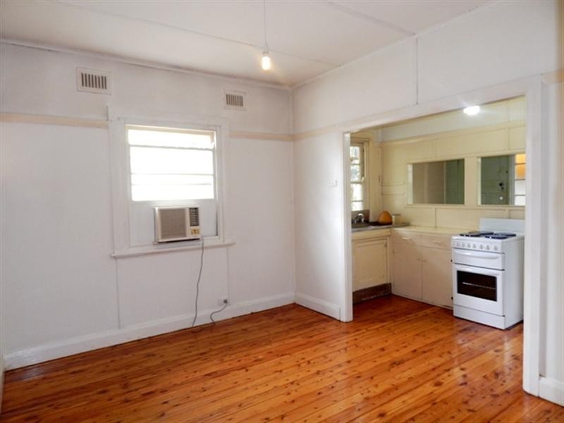 8 St George Street, Gosford NSW 2250