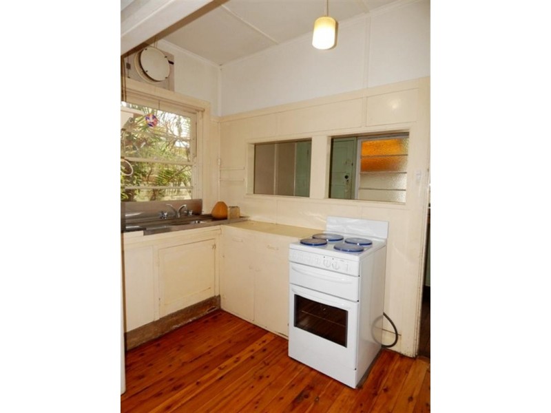 8 St George Street, Gosford NSW 2250