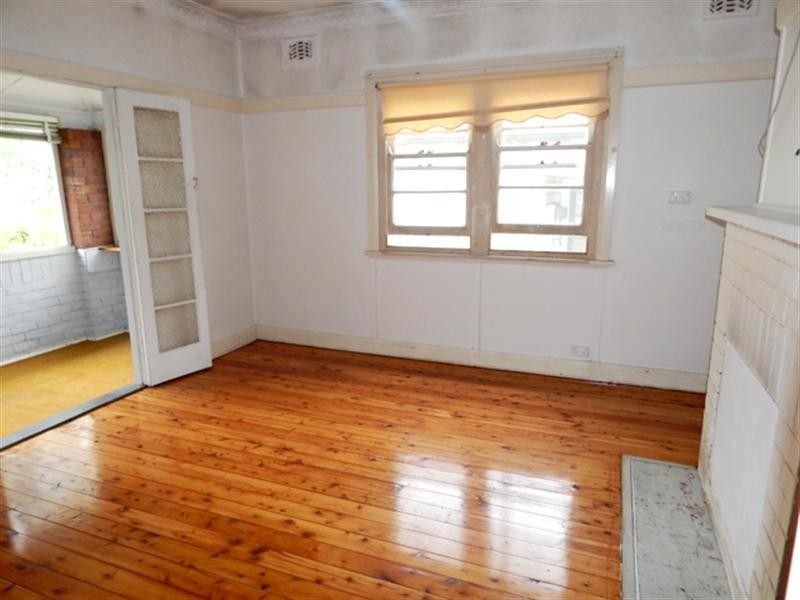 8 St George Street, Gosford NSW 2250