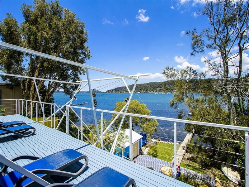 2 Waterview Crescent, Tascott NSW 2250