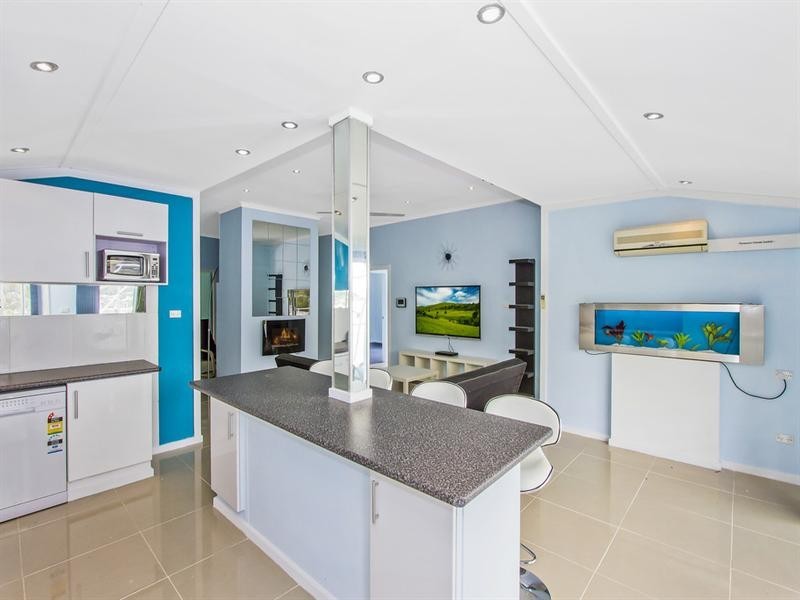 2 Waterview Crescent, Tascott NSW 2250