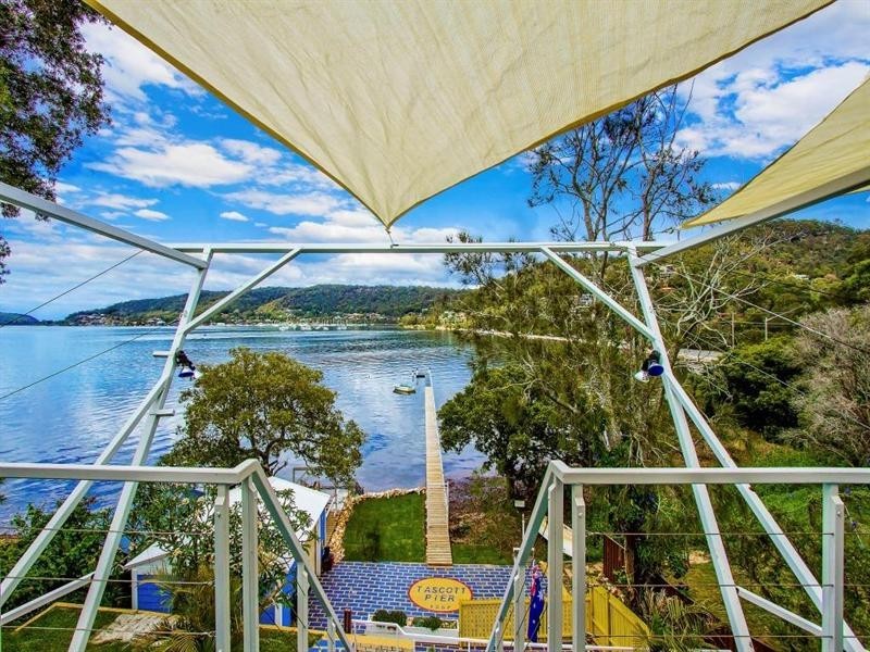 2 Waterview Crescent, Tascott NSW 2250