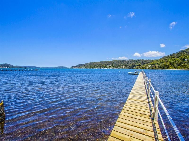 2 Waterview Crescent, Tascott NSW 2250