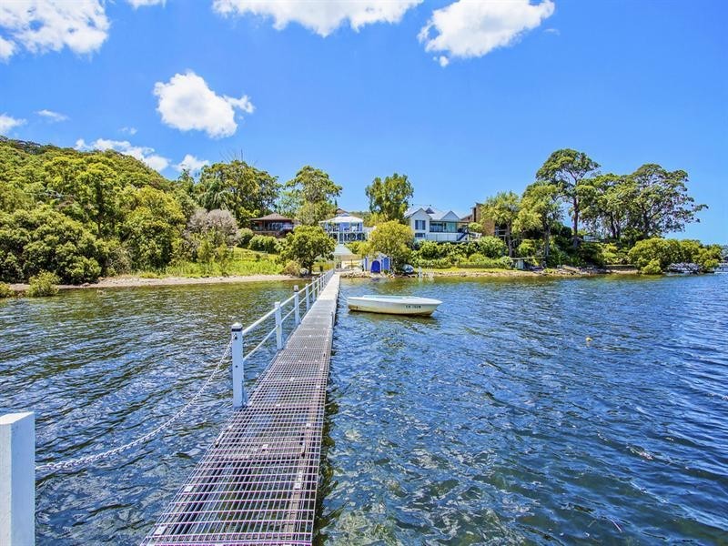 2 Waterview Crescent, Tascott NSW 2250