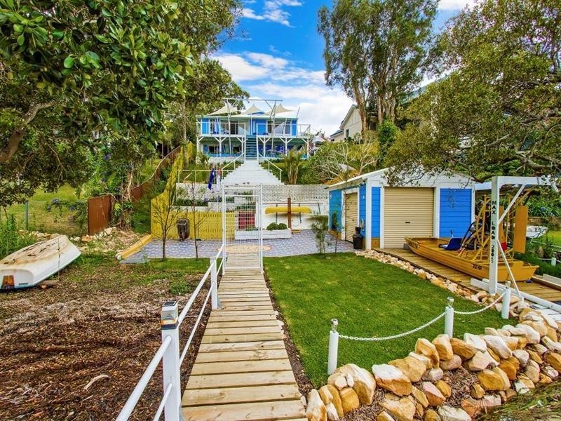 2 Waterview Crescent, Tascott NSW 2250