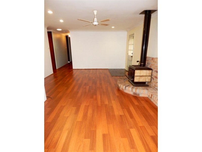 1 Carina Close, Wyoming NSW 2250