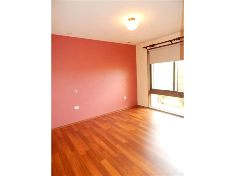 1 Carina Close, Wyoming NSW 2250