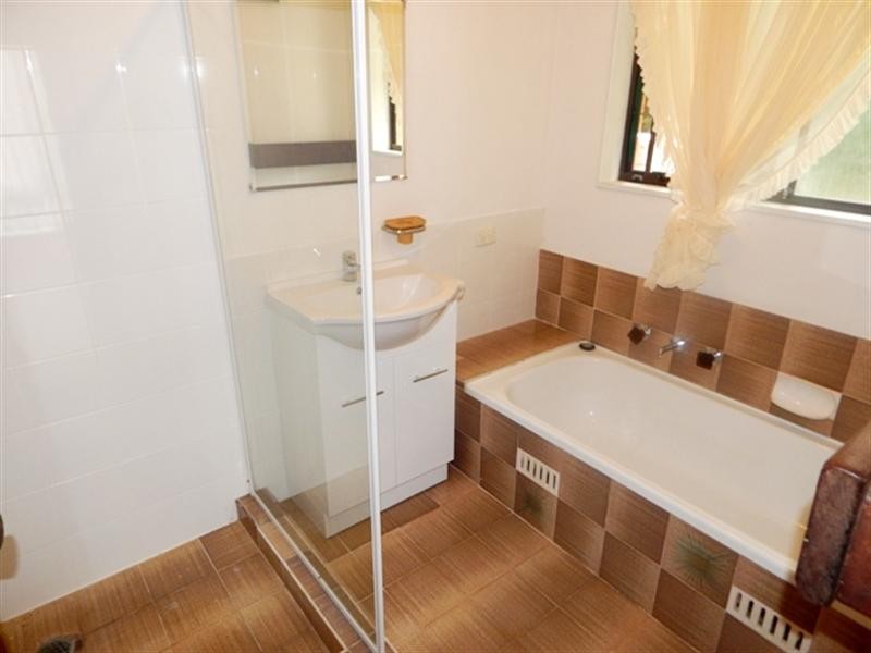 1 Carina Close, Wyoming NSW 2250