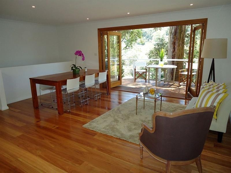 4 Harcourt Place, North Avoca NSW 2260