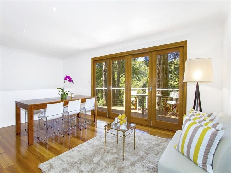 4 Harcourt Place, North Avoca NSW 2260