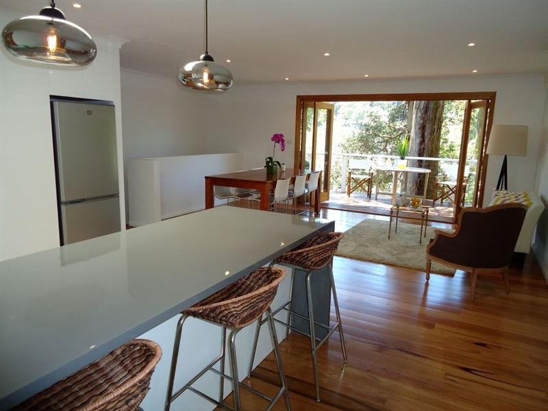 4 Harcourt Place, North Avoca NSW 2260